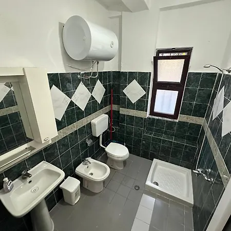 Olive Garden House 2 Bedroom Retreat